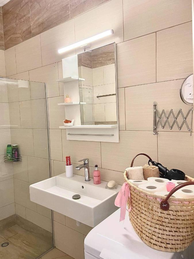 Iraa'S Apartment Саранда Экстерьер фото